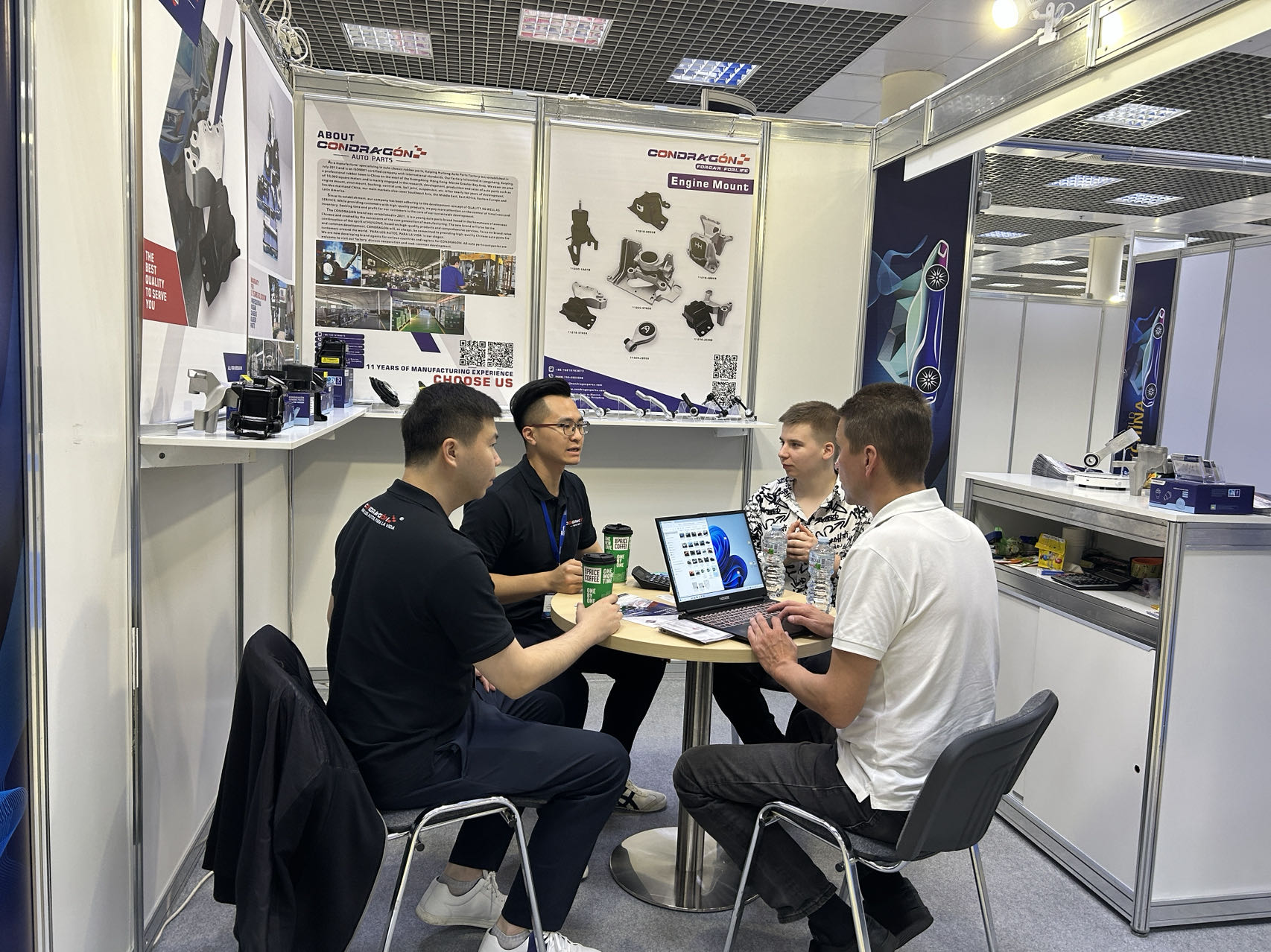 معرض قطع غيار السيارات